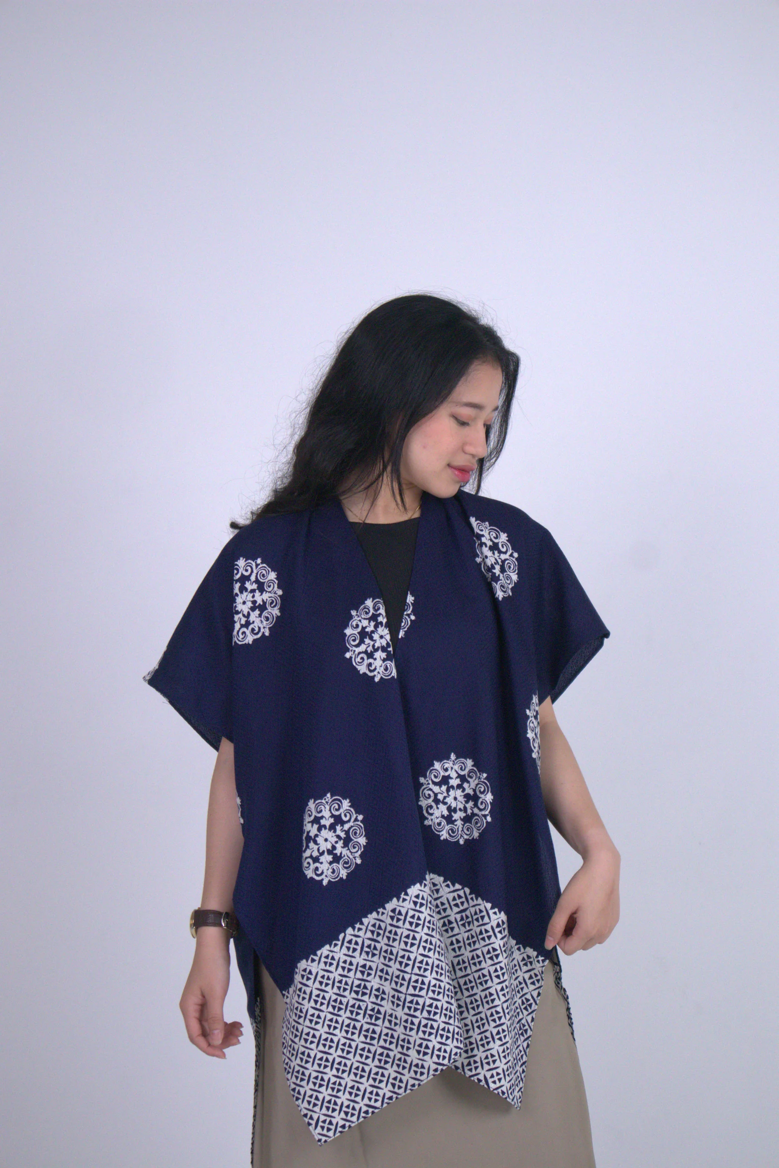 Foto produk Outer Nona — model 1 dari 3